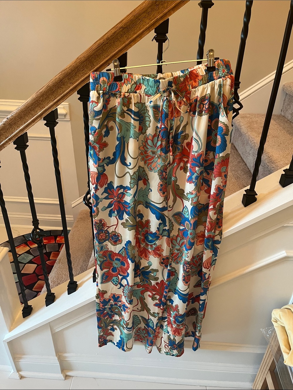 Philosophy Floral Wide-Leg Pants in Cream, Blue Red and Green Size LARGE. NWT